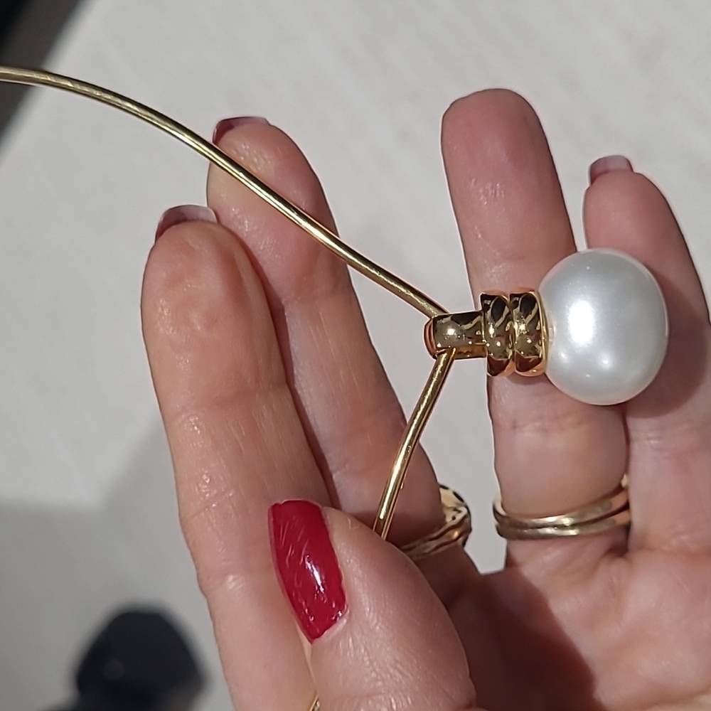 Catherine Camino Large Pearl Necklace - Picture 2 of 3